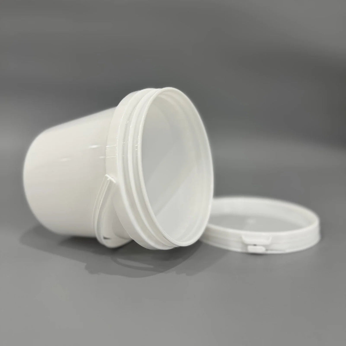 1L Tapered Bucket with Plastic Handle Pojing
