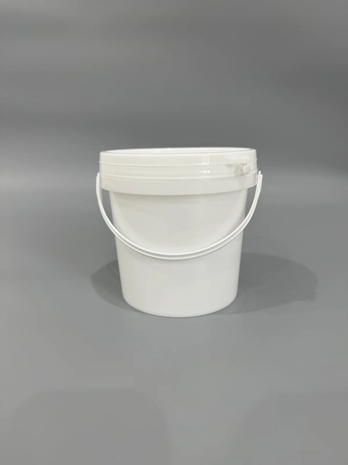 1L Tapered Bucket with Plastic Handle Pojing
