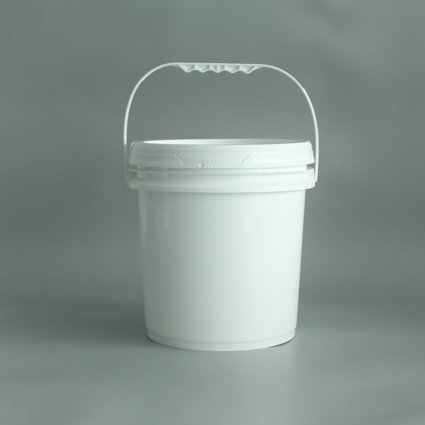 10L Round Food-Grade Plastic Bucket with Lid – BPA-Free, Airtight & Safe for Food Packaging