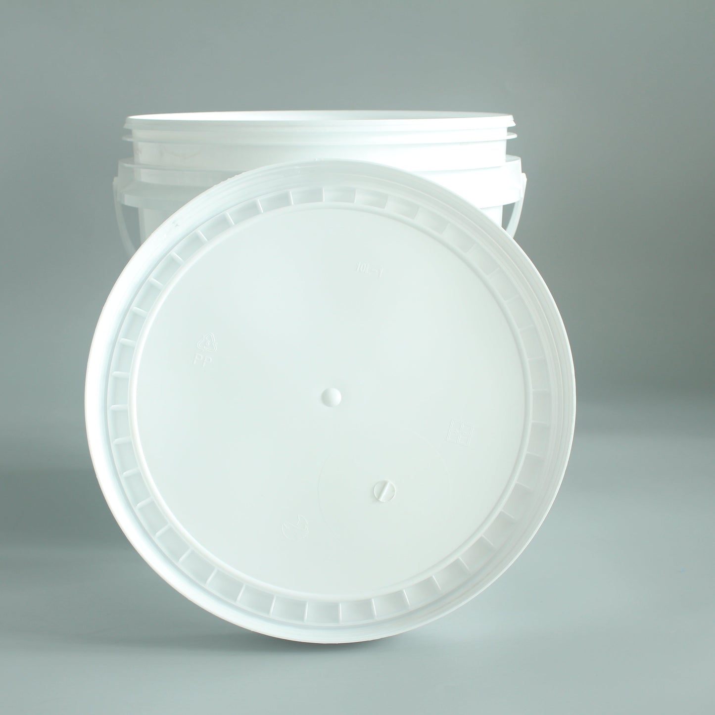10L Round Food-Grade Plastic Bucket with Lid – BPA-Free, Airtight & Safe for Food Packaging