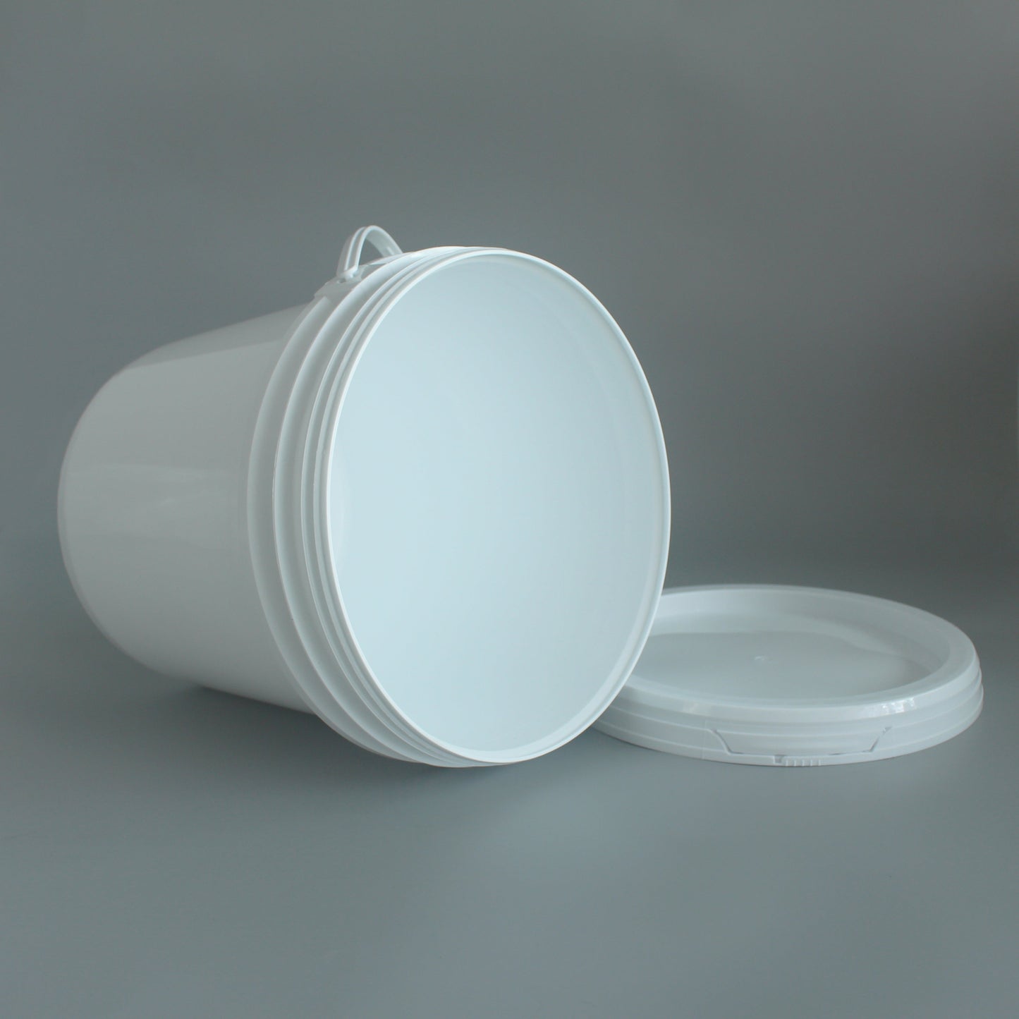 10L Round Food-Grade Plastic Bucket with Lid – BPA-Free, Airtight & Safe for Food Packaging