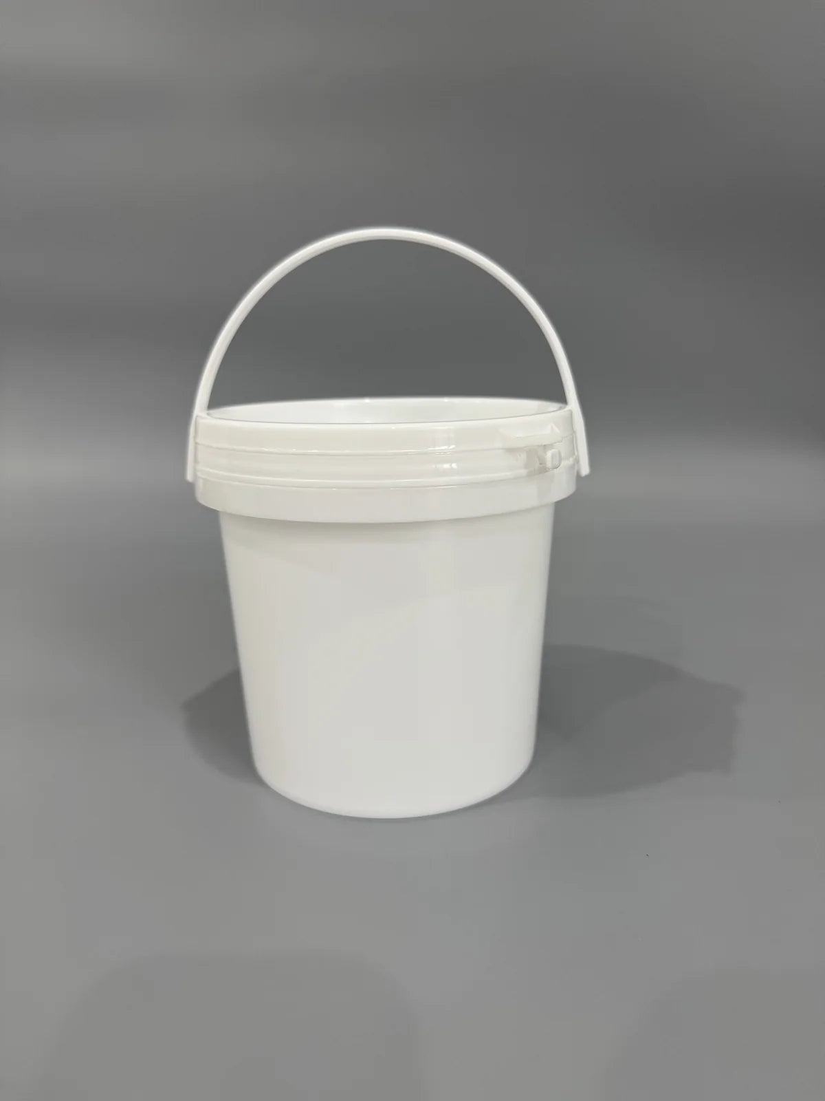 1L Tapered Bucket with Plastic Handle Pojing